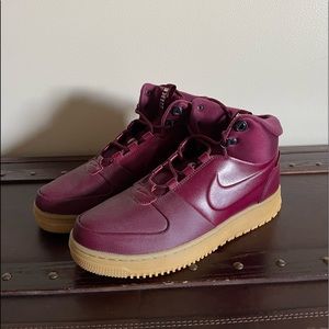 Nike Pathwinter Mens Size 10.5. Brand New, never worn.